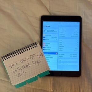 Apple iPad Mini 2nd Gen - Gray